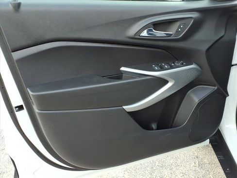 New 2026 Chevrolet Trax RS w/ Sunroof Package FWD image 15