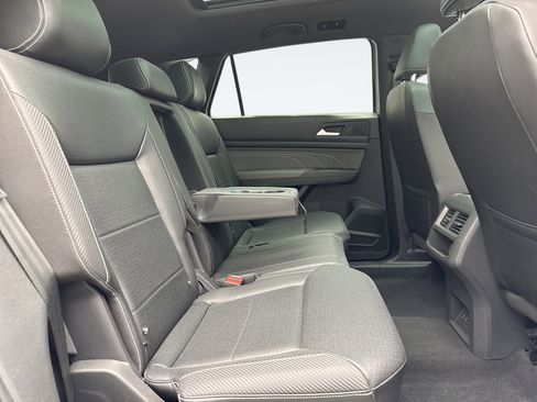 Used 2022 Volkswagen Atlas Cross Sport SE image 19