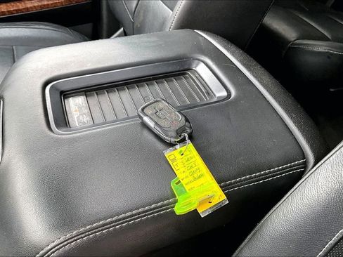 Used 2018 Chevrolet Suburban Premier image 35