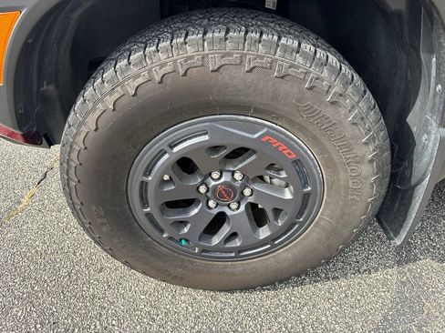 Used 2025 Nissan Frontier PRO-4X AWD/4WD image 17