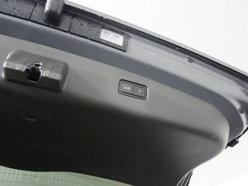 Used 2022 Genesis GV70 2.5T w/ Advanced Package image 18