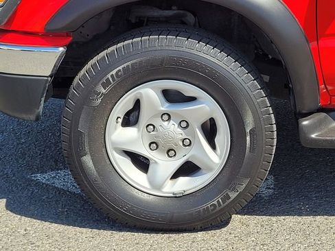 Used 2004 Toyota Tacoma PreRunner RWD image 11
