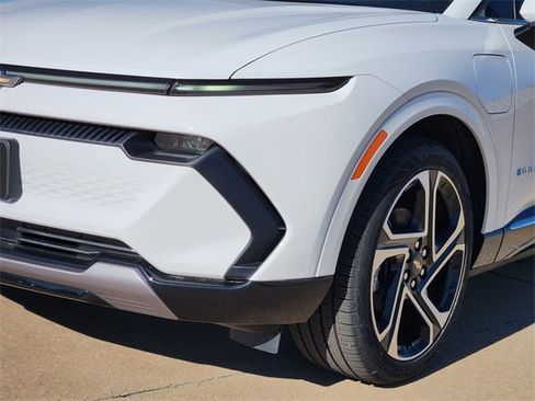 New 2026 Chevrolet Equinox EV LT w/ Convenience Package II image 7