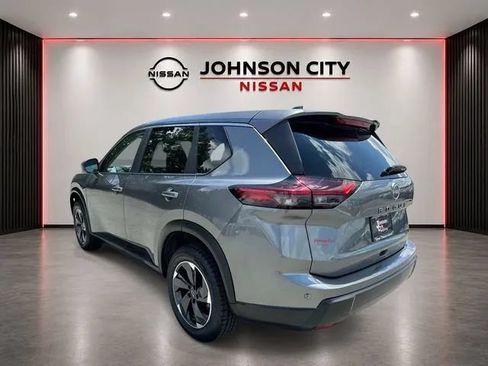 Used 2025 Nissan Rogue SV AWD/4WD image 7