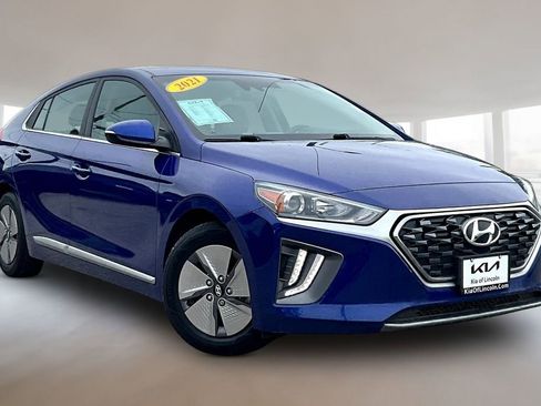 Used 2021 Hyundai Ioniq SE FWD image 3