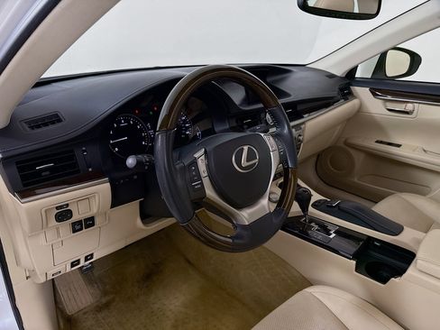 Used 2014 Lexus ES 350 w/ Luxury Package image 9