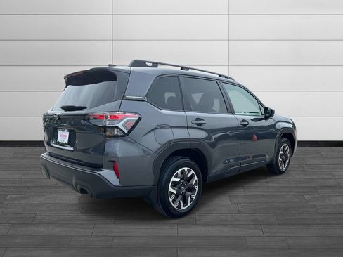 Used 2026 Subaru Forester Premium AWD/4WD image 3