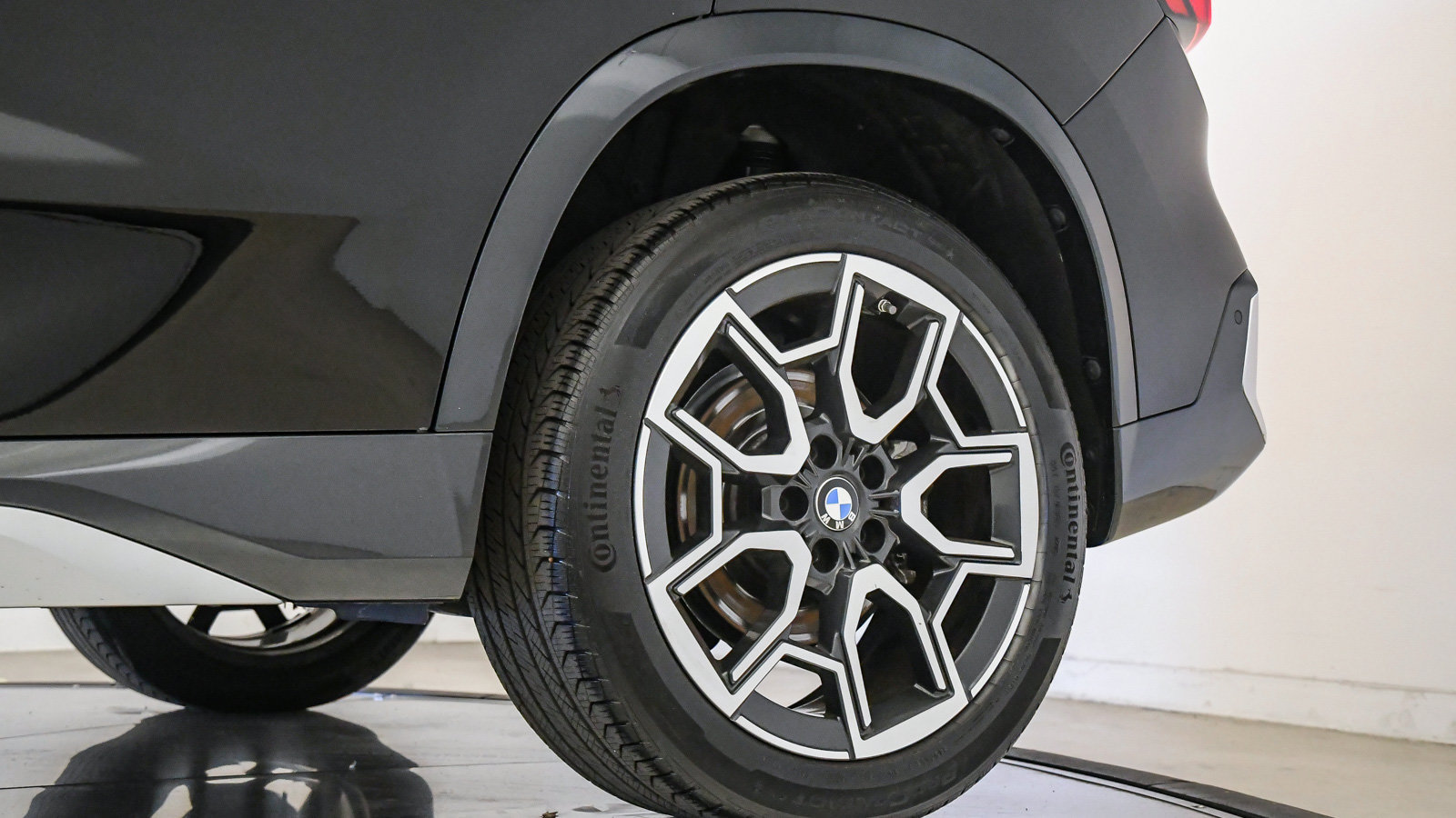 Certified 2023 BMW X1 xDrive28i w/ Premium Package AWD/4WD image 11
