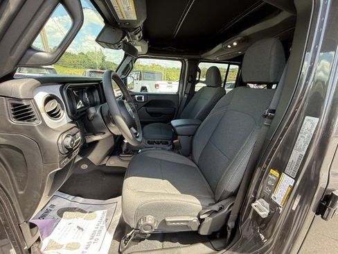 Used 2024 Jeep Wrangler Sport S image 14