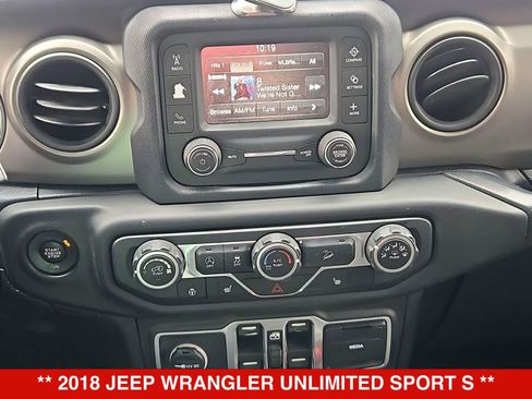 Used 2018 Jeep Wrangler Unlimited Sport S AWD/4WD image 28