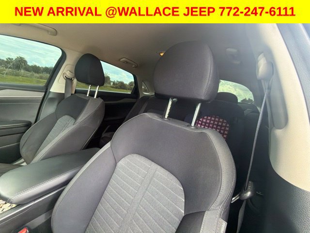 Used 2025 Kia K5 LXS FWD image 8