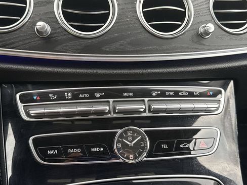 Used 2017 Mercedes-Benz E 300 4MATIC image 17