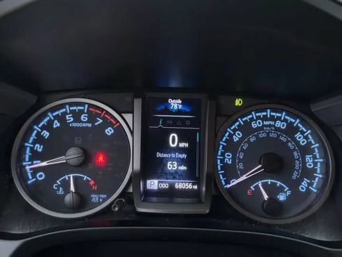 Used 2021 Toyota Tacoma TRD Sport w/ Technology Package AWD/4WD image 12