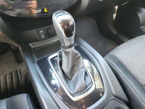 Used 2017 Nissan Rogue S w/ S Appearance Package image 22