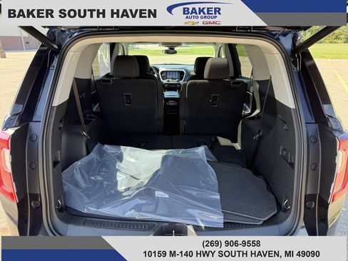 Used 2021 GMC Acadia SLE w/ Driver Convenience Package image 8