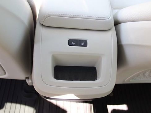 Certified 2023 Volvo XC60 B5 Plus w/ Climate Package AWD/4WD image 24