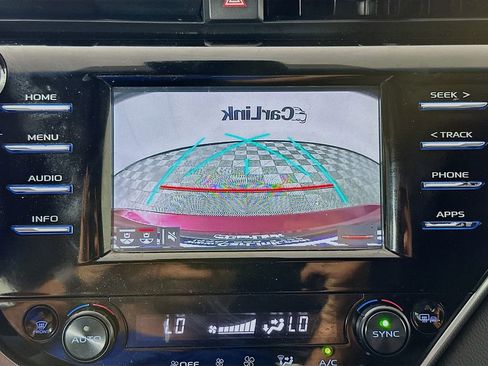 Used 2018 Toyota Camry XSE image 15