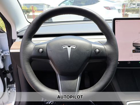 Used 2023 Tesla Model 3 Standard Range RWD image 3