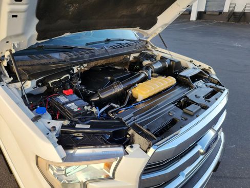 Used 2017 Ford F150 Lariat w/ Equipment Group 502A Luxury AWD/4WD image 21