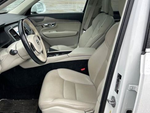 Used 2023 Volvo XC90 B6 Plus w/ Protection Package Premier AWD/4WD image 8