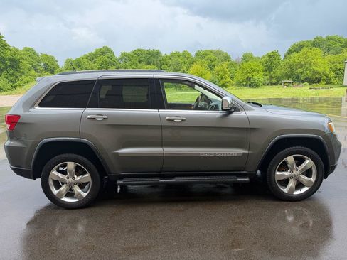 Used 2012 Jeep Grand Cherokee Overland w/ Mopar Chrome Edition Group AWD/4WD image 4