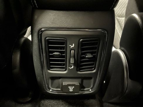 Used 2021 Jeep Grand Cherokee Freedom Edition image 25