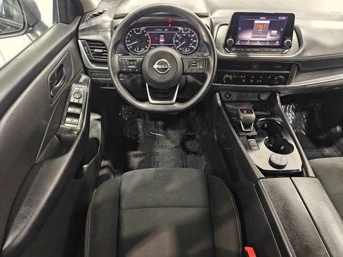 Used 2024 Nissan Rogue S AWD/4WD image 4
