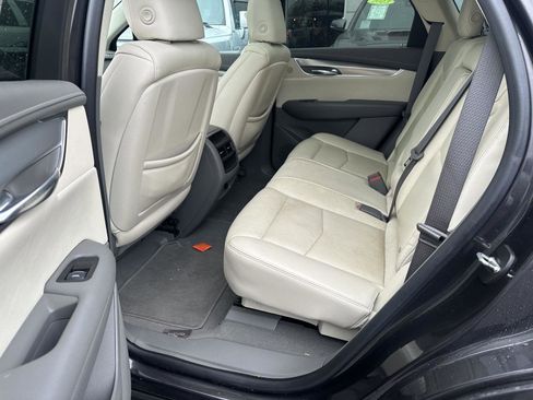 Used 2017 Cadillac XT5 Luxury w/ Driver Awareness Package image 9