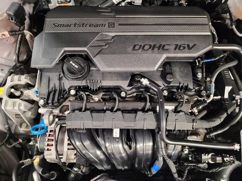 Used 2025 Hyundai Elantra SEL FWD image 30