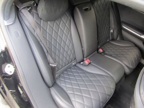 Used 2022 Mercedes-Benz S 580 4MATIC Sedan w/ AMG Line Package image 24