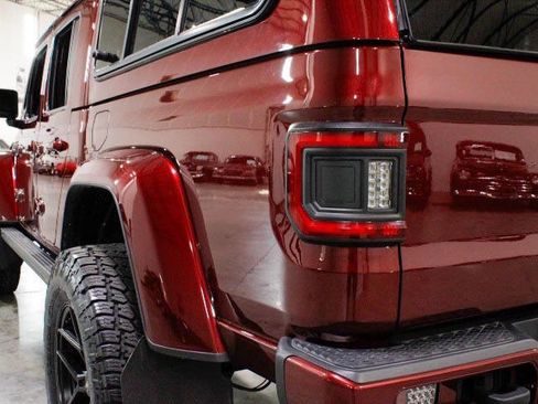 Used 2021 Jeep Gladiator Overland image 23