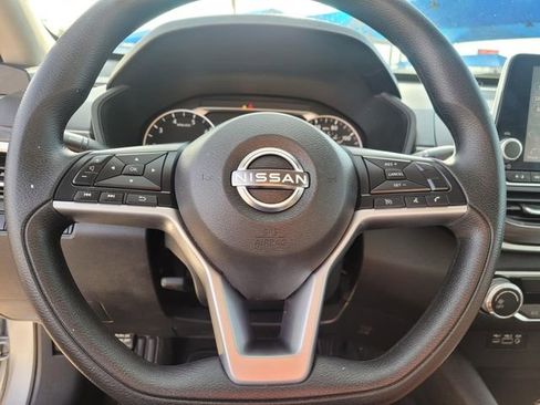 Used 2024 Nissan Altima 2.5 SV image 25