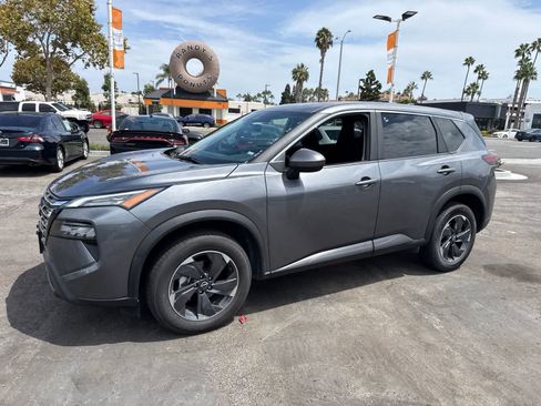 Used 2025 Nissan Rogue SV FWD image 23