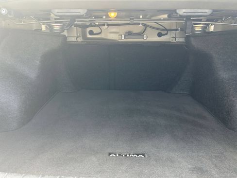 Used 2025 Nissan Altima 2.5 SV FWD image 25