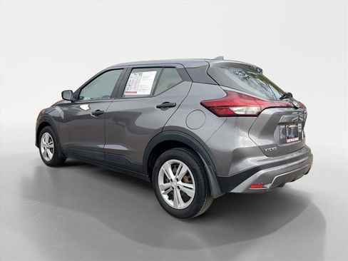 Used 2022 Nissan Kicks S image 4
