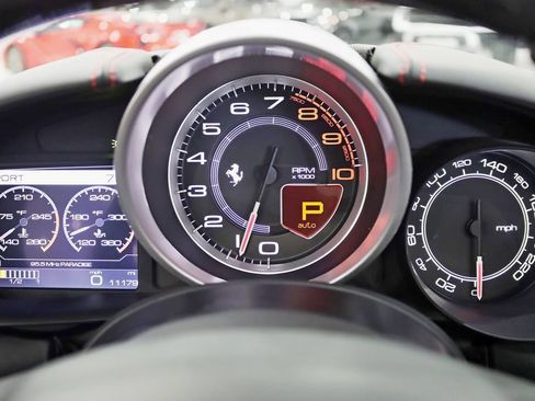 Used 2016 Ferrari California T RWD image 20