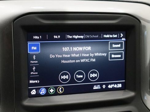 Used 2023 Chevrolet Silverado 2500 Custom w/ Custom Value Package image 22