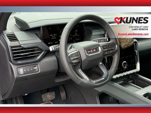 New 2026 GMC Acadia AT4 w/ Luxury Package AWD/4WD image 32