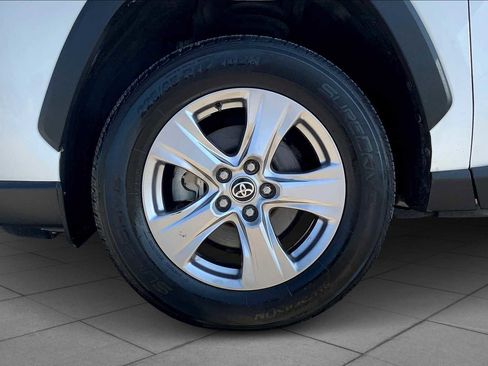 Used 2022 Toyota RAV4 XLE FWD image 11