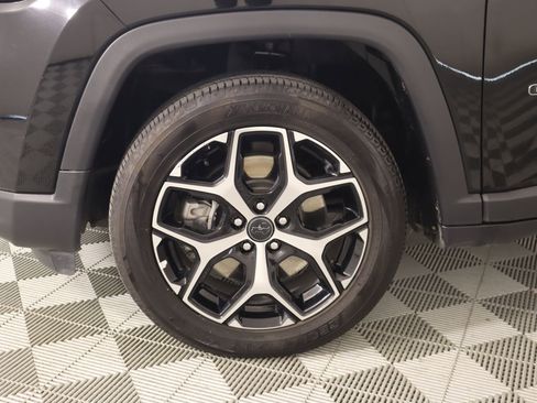 Used 2025 Jeep Compass Limited image 16