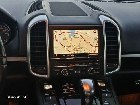 Used 2011 Porsche Cayenne AWD/4WD image 27