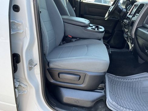 Used 2017 RAM 2500 ST w/ SXT Appearance Group AWD/4WD image 12