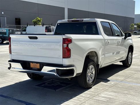 Used 2025 Chevrolet Silverado 1500 LT image 3