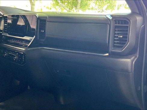 Used 2025 Chevrolet Silverado 1500 LT RWD image 23