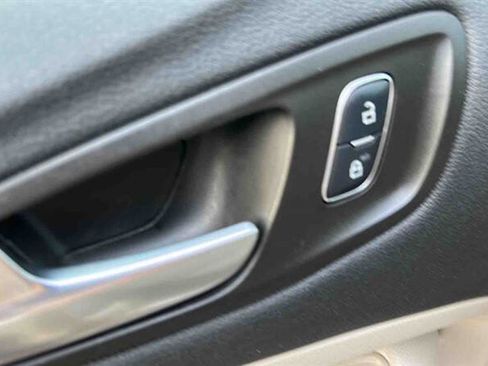 Used 2018 Ford Escape SEL image 18