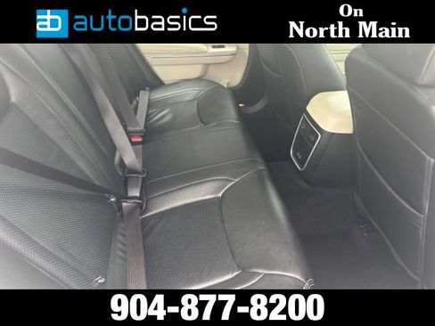 Used 2021 Chrysler 300 Touring w/ Chrome Appearance Package RWD image 23