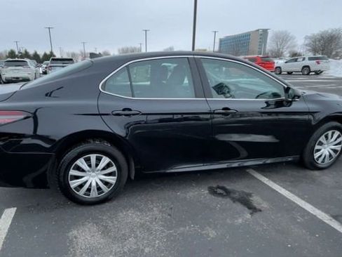 Used 2023 Toyota Camry LE image 2