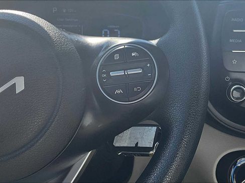 Used 2023 Kia Soul LX w/ LX Technology Package image 23