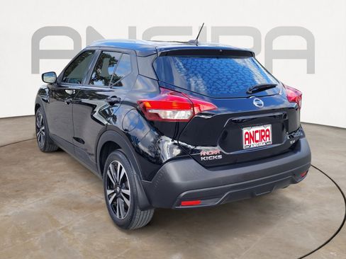 Used 2019 Nissan Kicks SV image 12