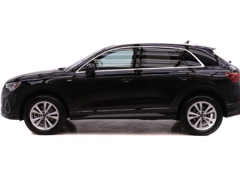 Certified 2025 Audi Q3 2.0T Premium Plus w/ Premium Plus Package image 3